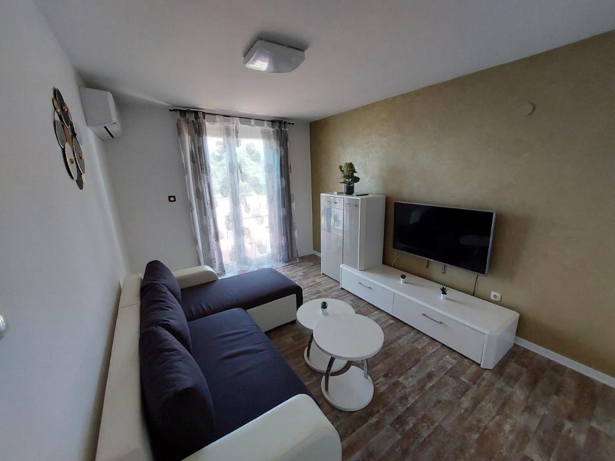 Apartment Jana Novigrad  Luaran gambar